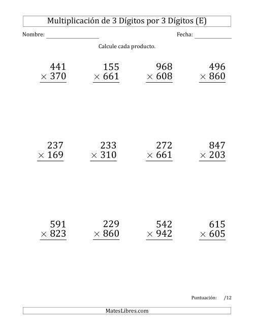 La hoja de ejercicios de Multiplicar Números de 3 Dígitos por 3 Dígitos (Formato Grande) Usando Comas como Separadores de Millares (E)